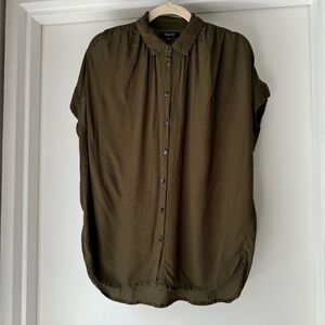 Madewell |  Central Drapey Shirt in Kale | Size: S